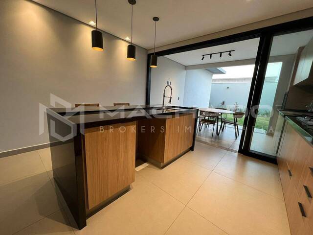 #397 - Casa para Venda em São Carlos - SP